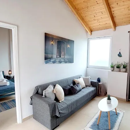 Διαμέρισμα Captain's Sea View *
