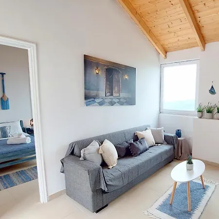 Διαμέρισμα Captain's Sea View *