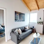 Διαμέρισμα Captain's Sea View *