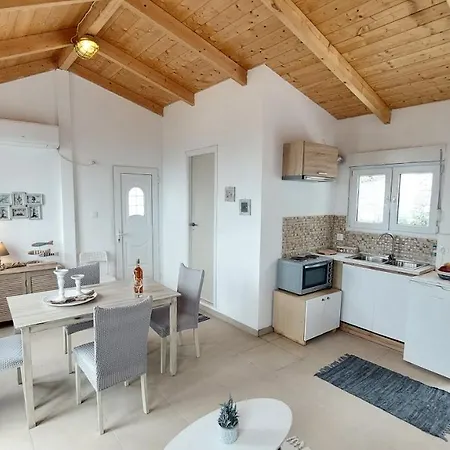 Captain's Sea View Apartment *